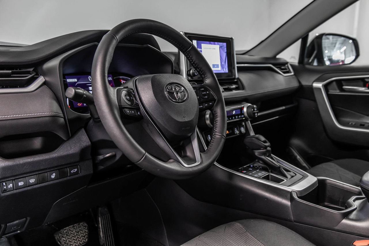 Toyota RAV4 XLE 2023-15