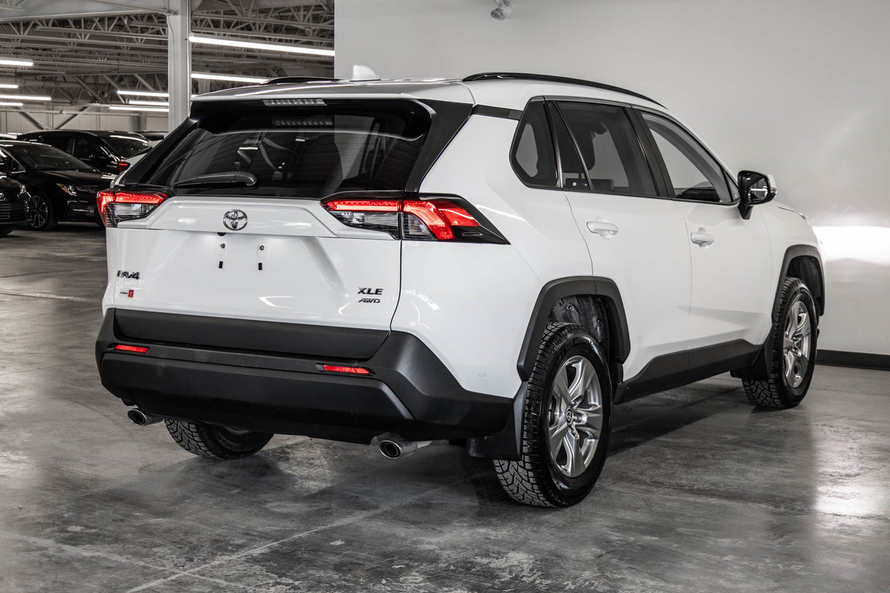 Toyota RAV4 XLE 2023-7