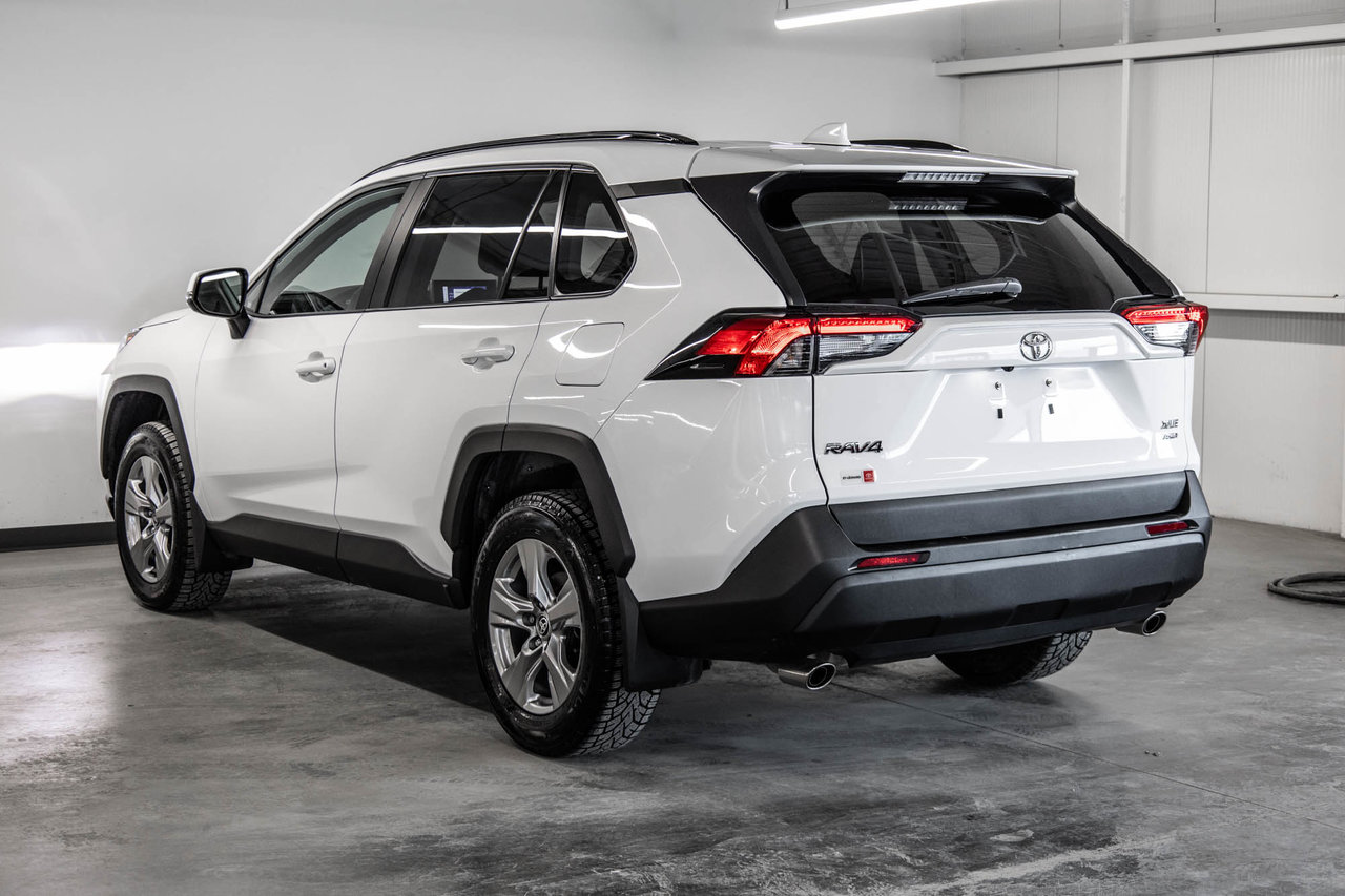 Toyota RAV4 XLE 2023-5