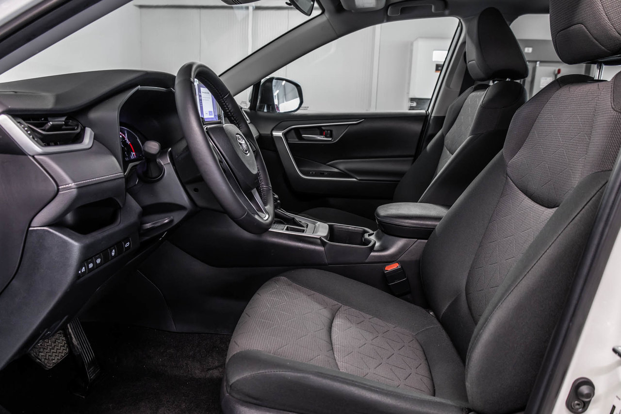 Toyota RAV4 XLE 2023-14