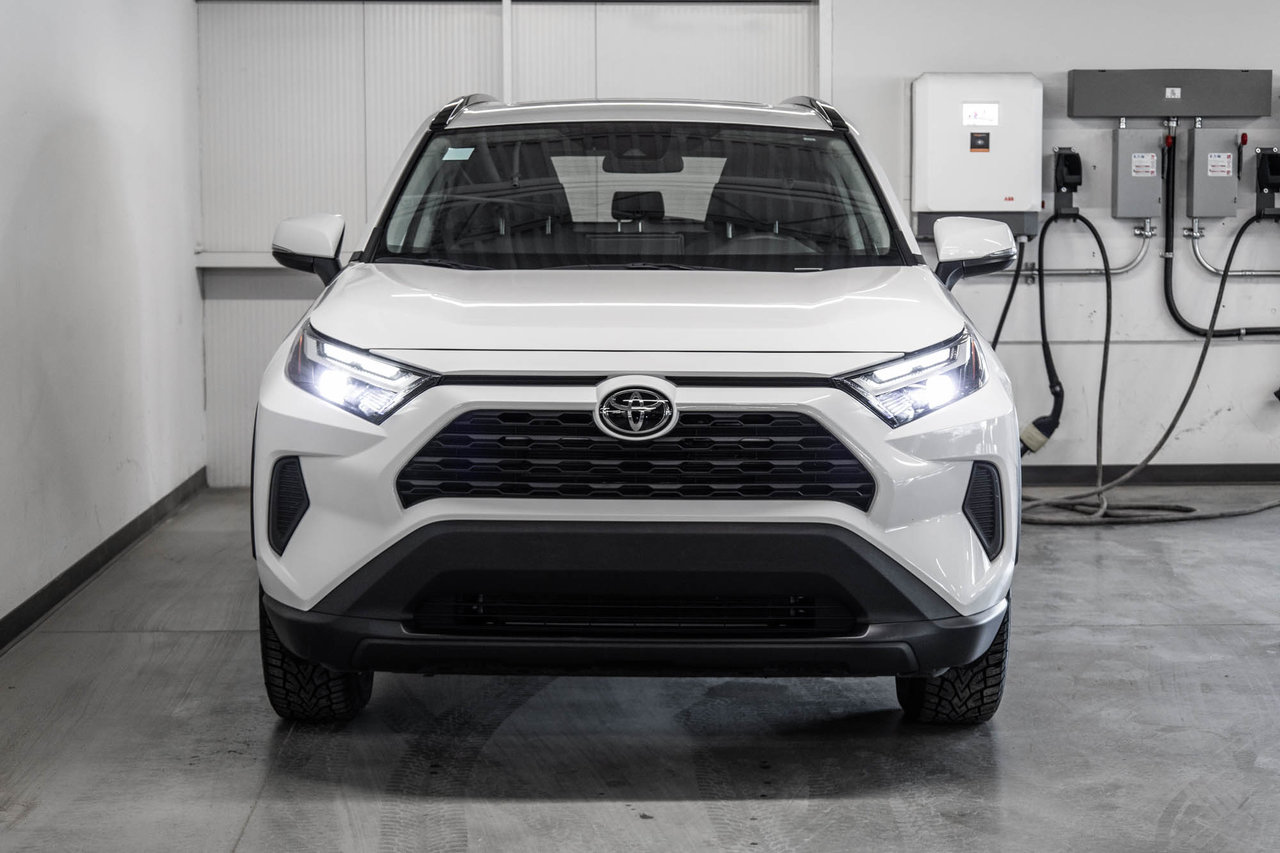 Toyota RAV4 XLE 2023-1