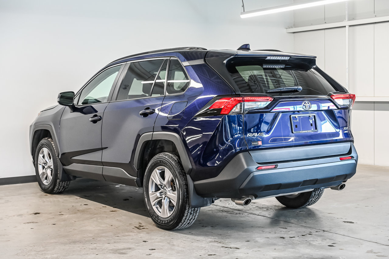 Toyota RAV4 XLE 2023-4