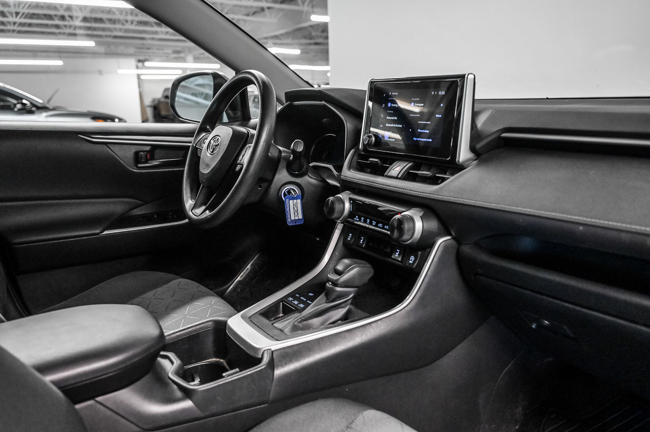 2023 Toyota RAV4 LE-19