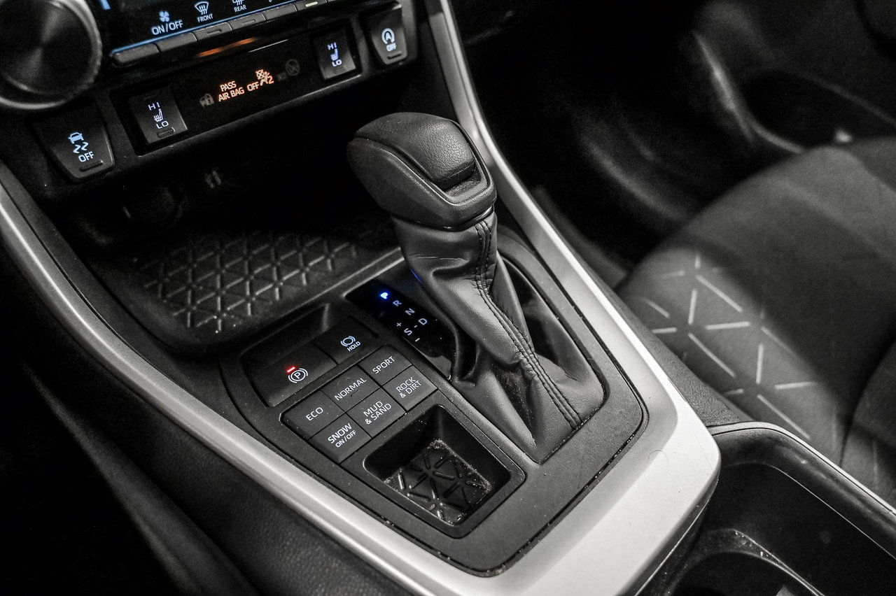 2023 Toyota RAV4 LE-10