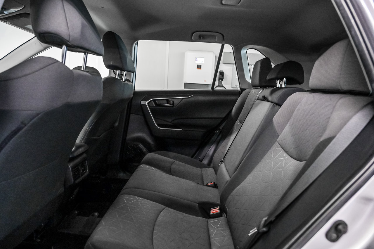 2023 Toyota RAV4 LE-15