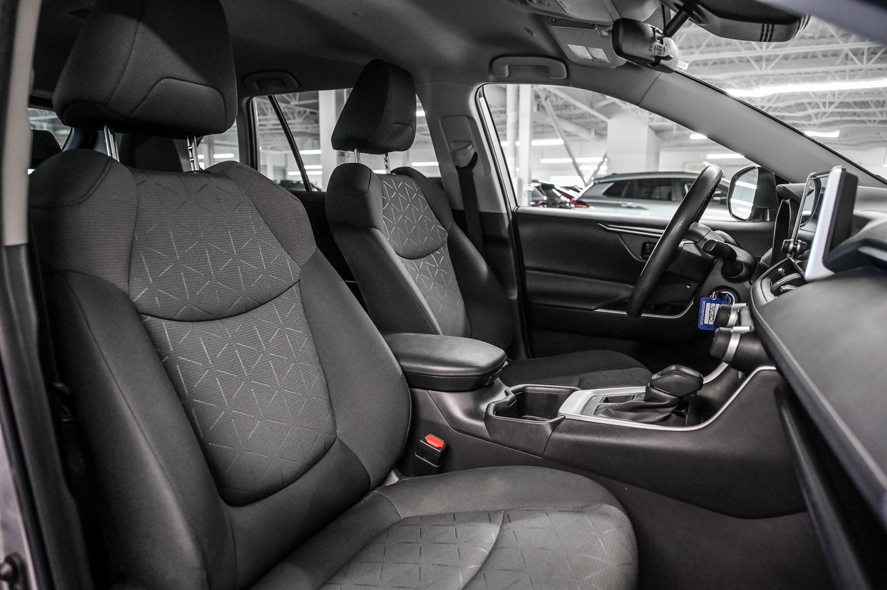 2023 Toyota RAV4 LE-20