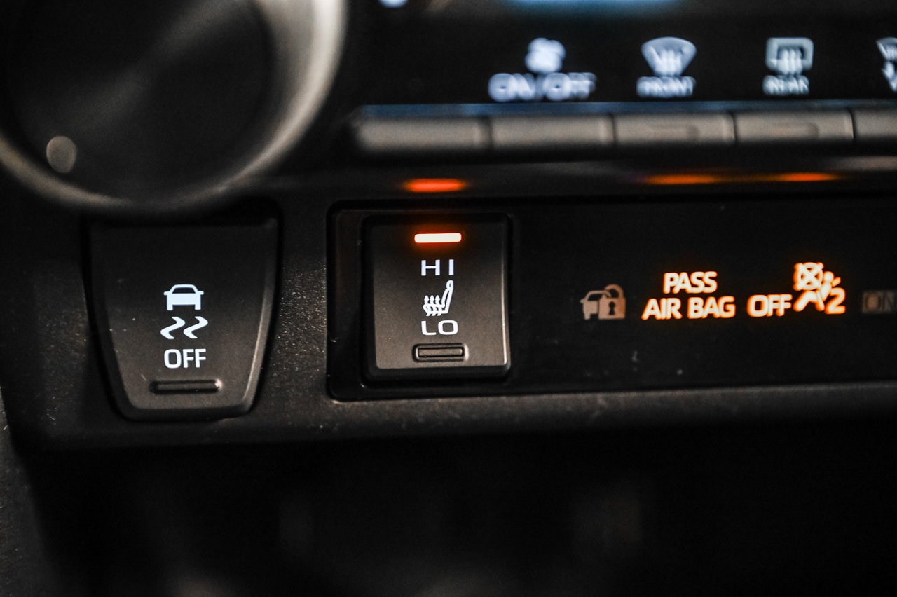 Toyota RAV4 LE 2024-14