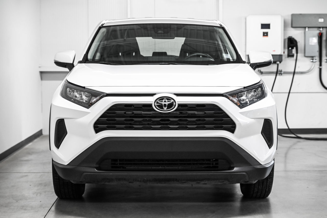 Toyota RAV4 LE 2024-2