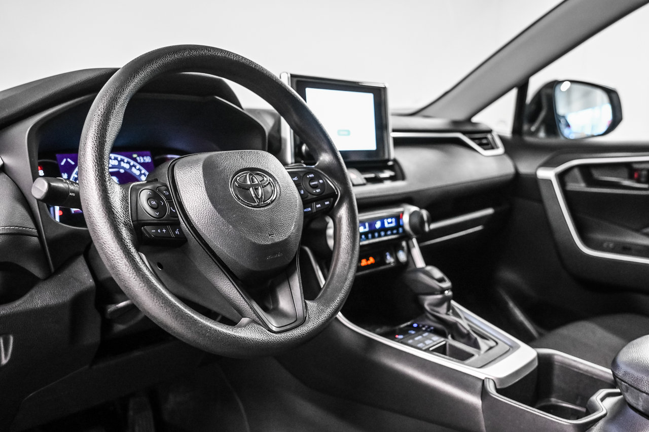 Toyota RAV4 LE 2024-10