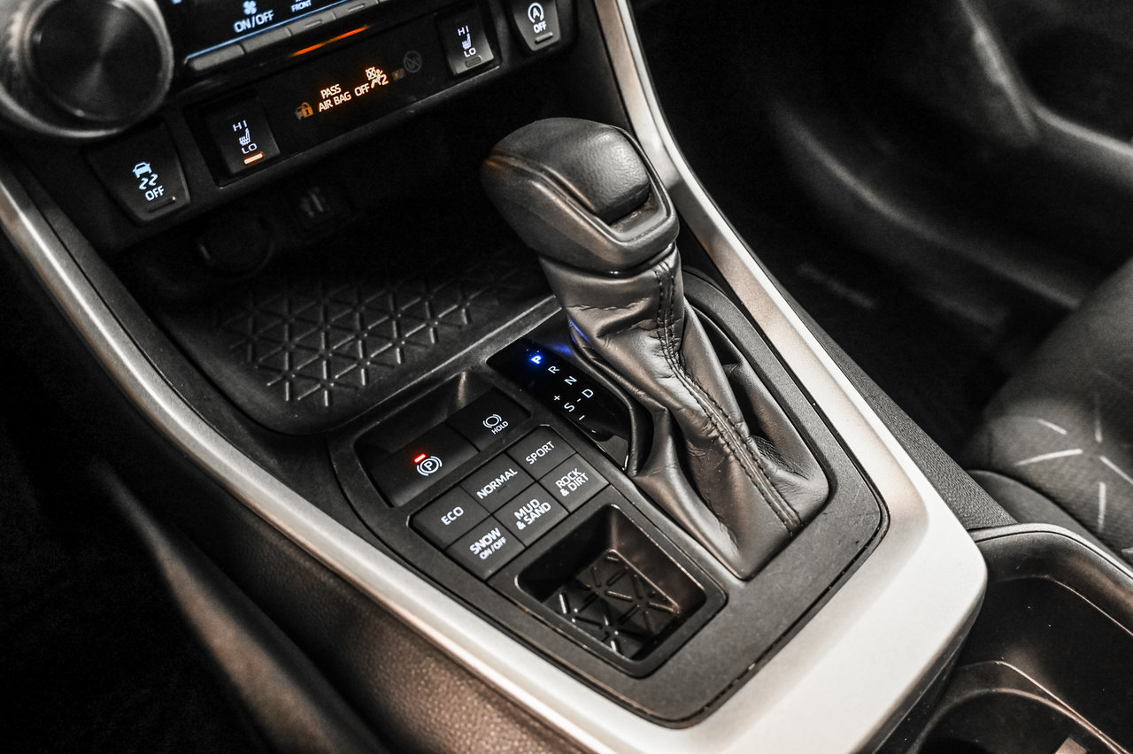 2024 Toyota RAV4 LE-13