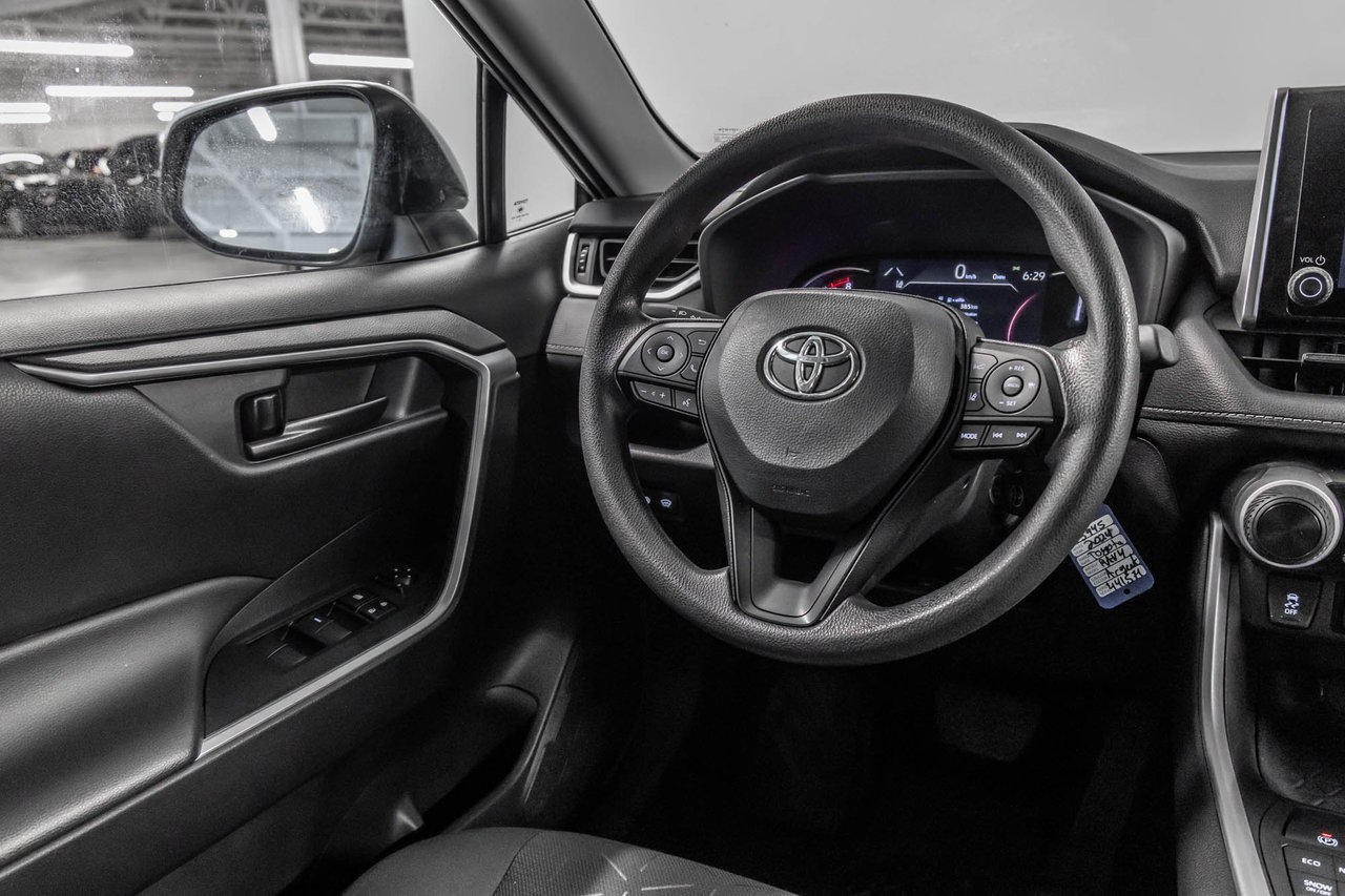 2024 Toyota RAV4 LE-27