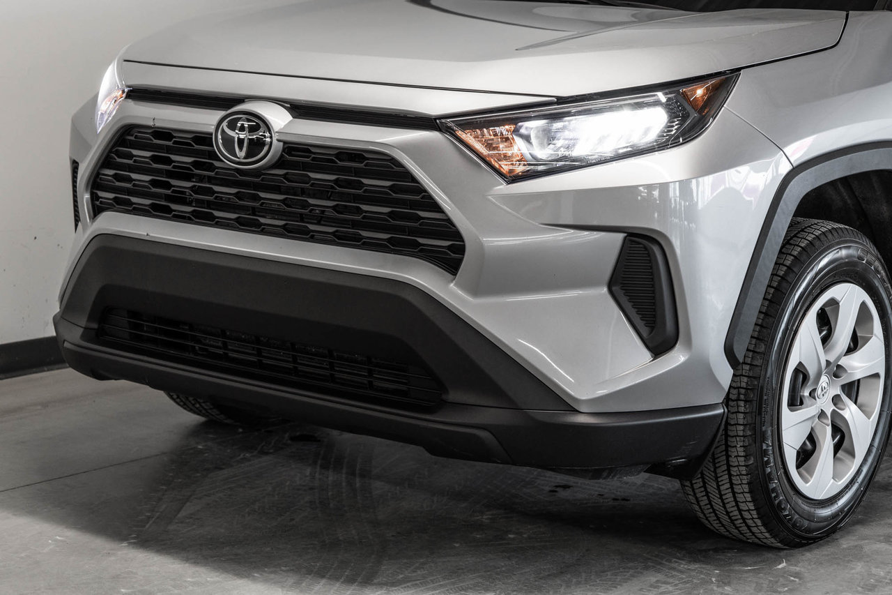 2024 Toyota RAV4 LE-2