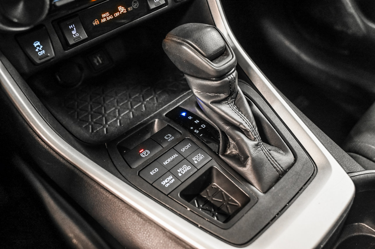 2024 Toyota RAV4 LE-12