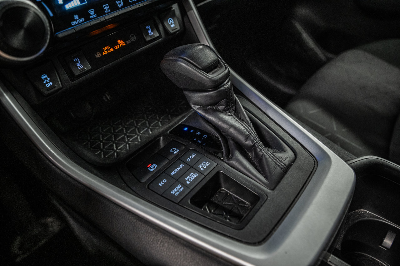 2024 Toyota RAV4 LE-22