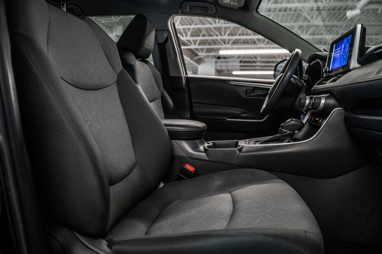 2024 Toyota RAV4 LE-29