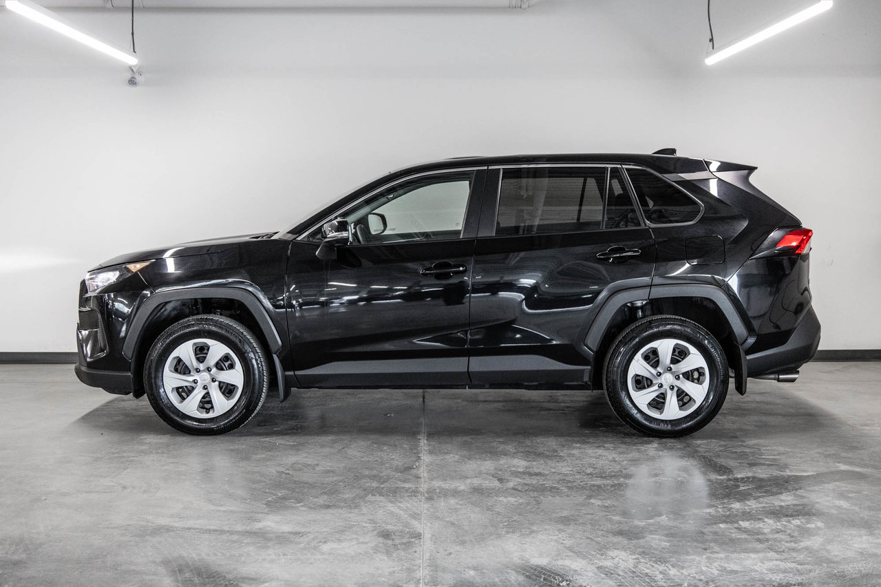 2024 Toyota RAV4 LE-4