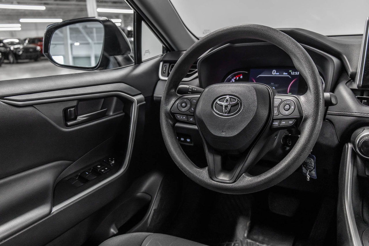 2024 Toyota RAV4 LE-28