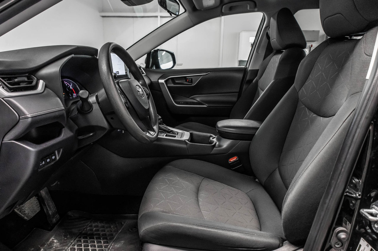 2024 Toyota RAV4 LE-12