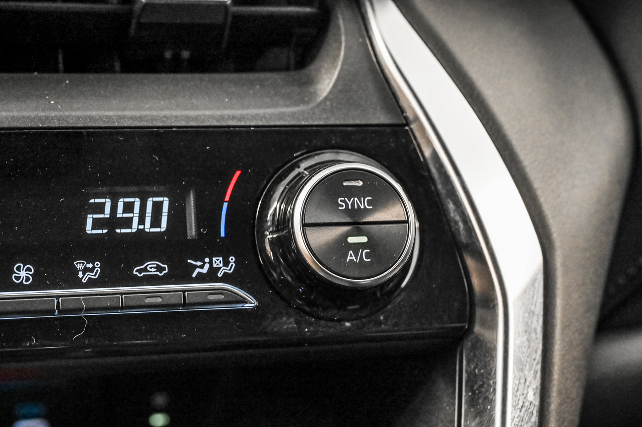 Toyota Venza LE 2024-18