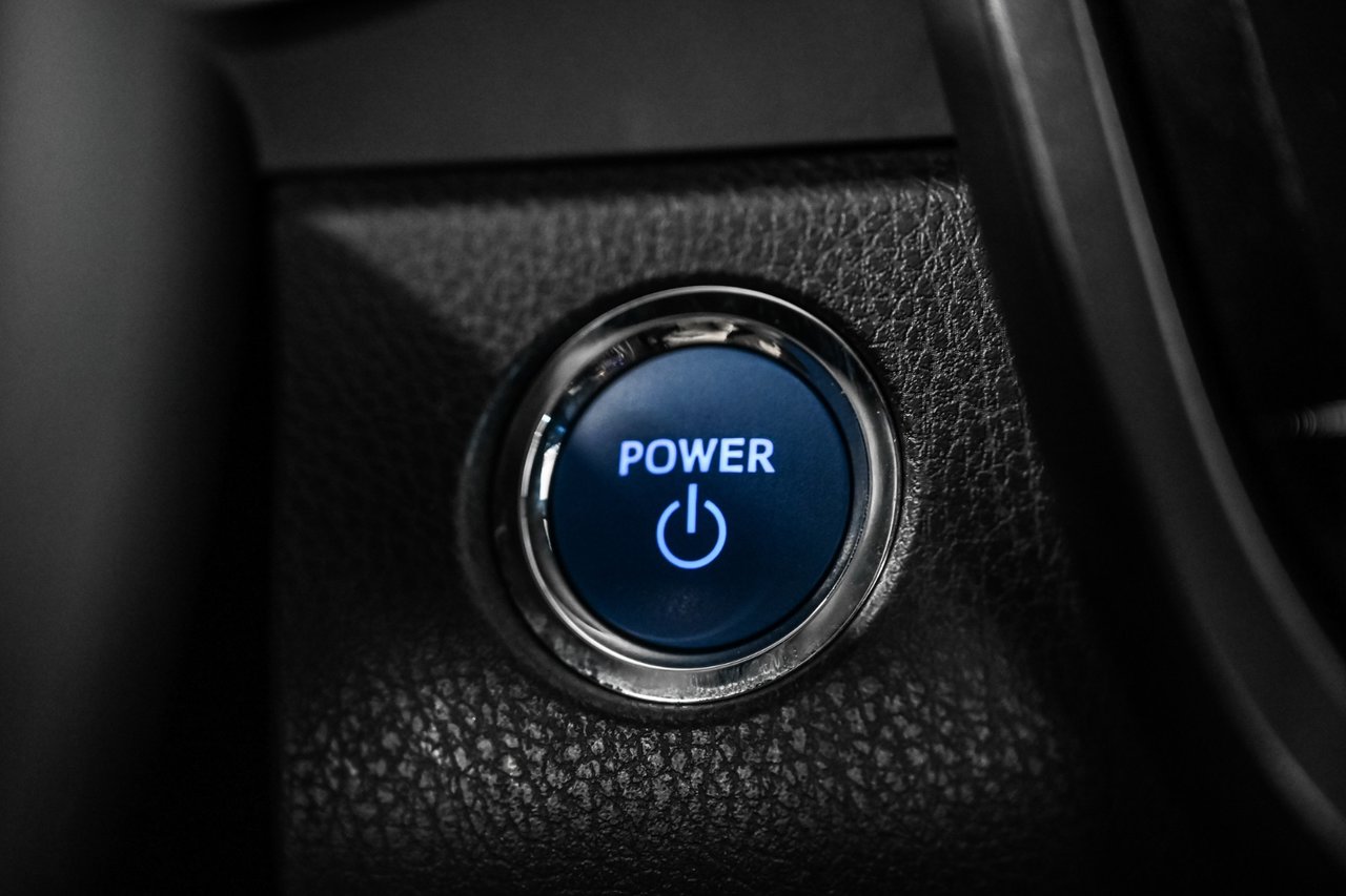 2023 Toyota Camry Hybrid SE-17