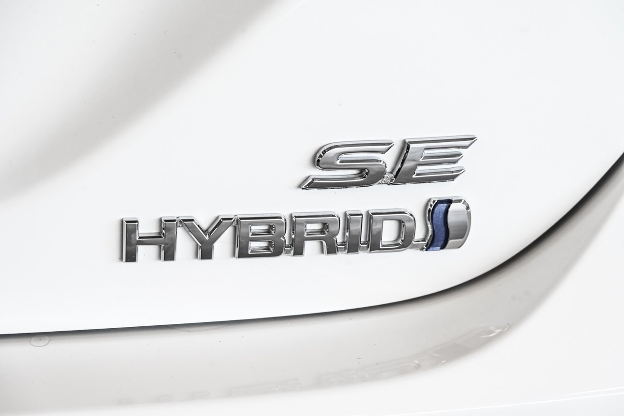 2023 Toyota Camry Hybrid SE-8