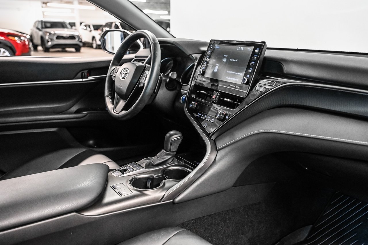 2023 Toyota Camry Hybrid SE-26