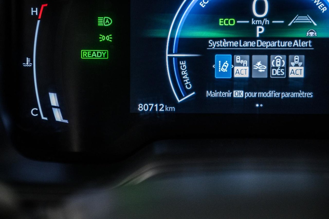 2023 Toyota Corolla Hybrid LE-18