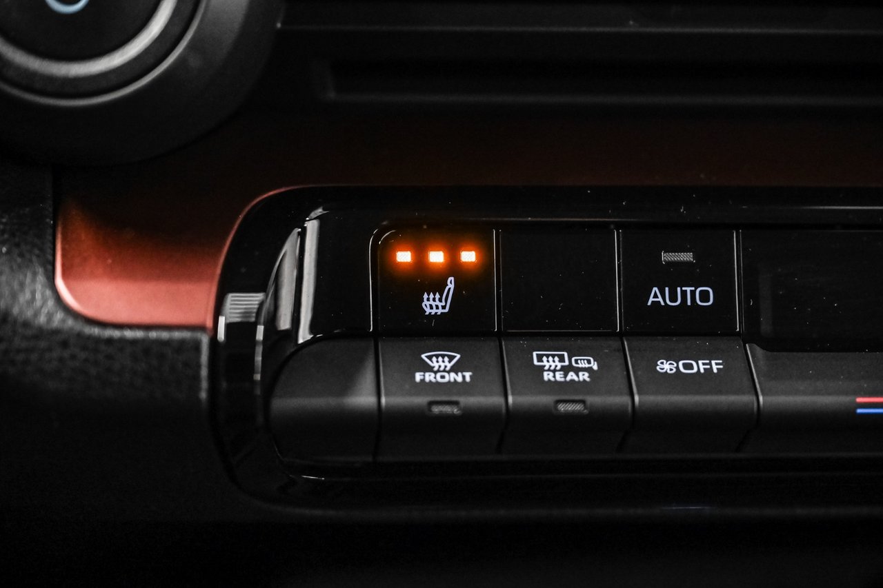 Toyota Prius Plug-In Hybrid SE 2025-16