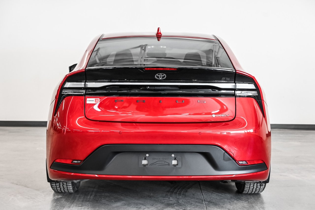 Toyota Prius Plug-In Hybrid SE 2025-4