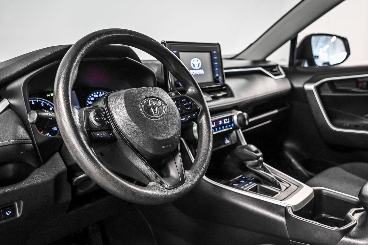 2022 Toyota RAV4 LE-8