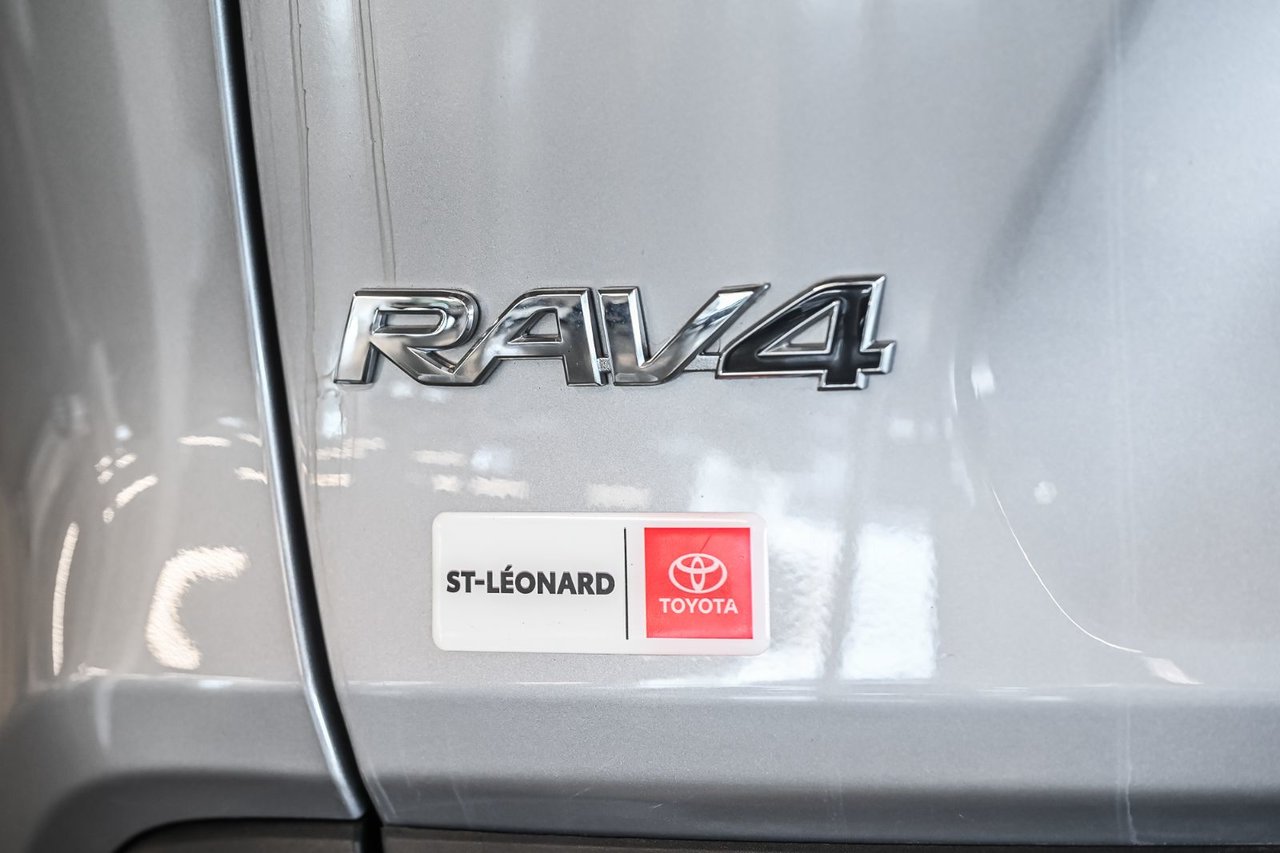 2022 Toyota RAV4 LE-6