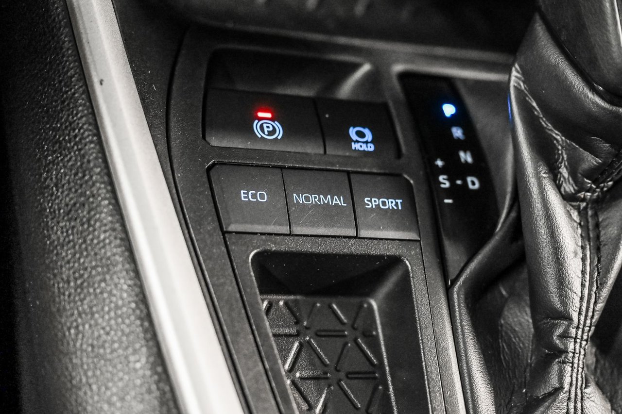 2022 Toyota RAV4 LE-12