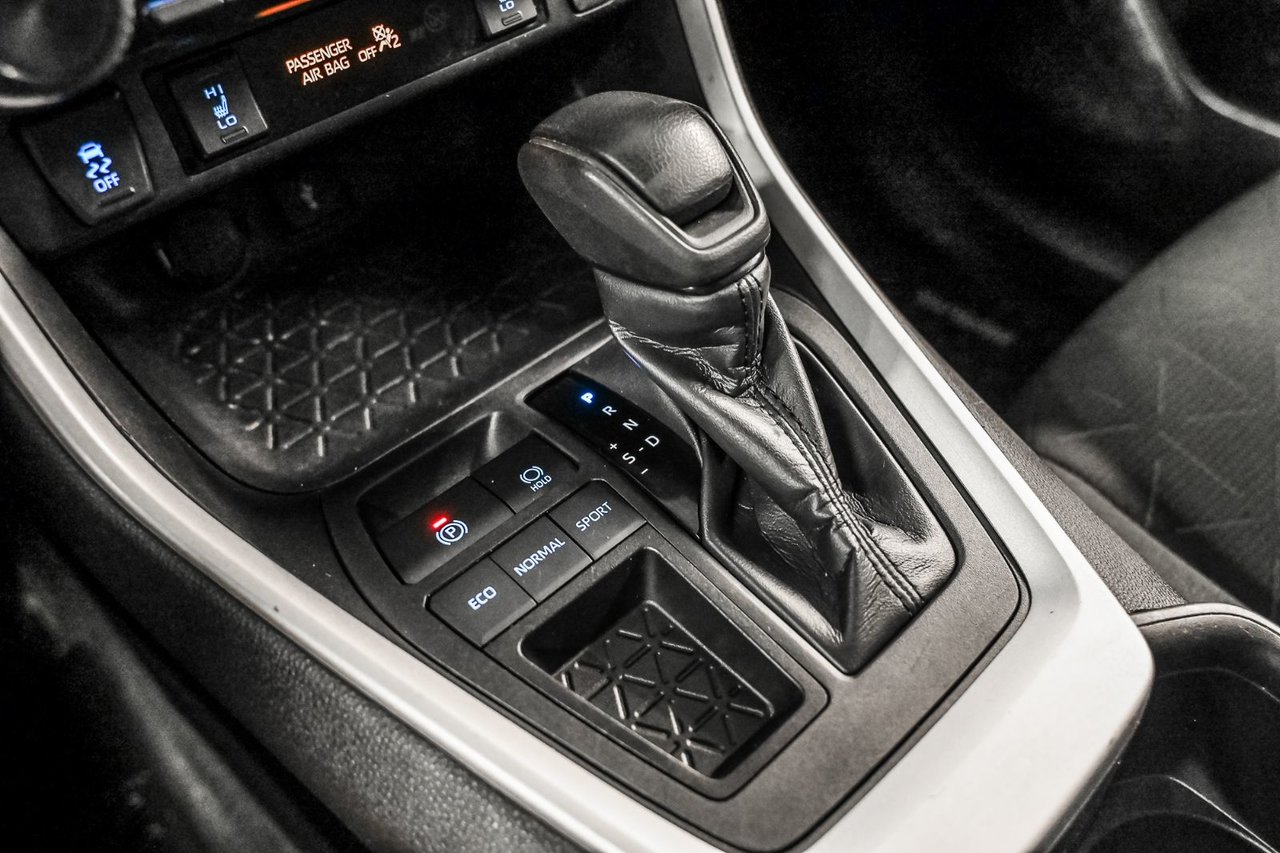 2022 Toyota RAV4 LE-11