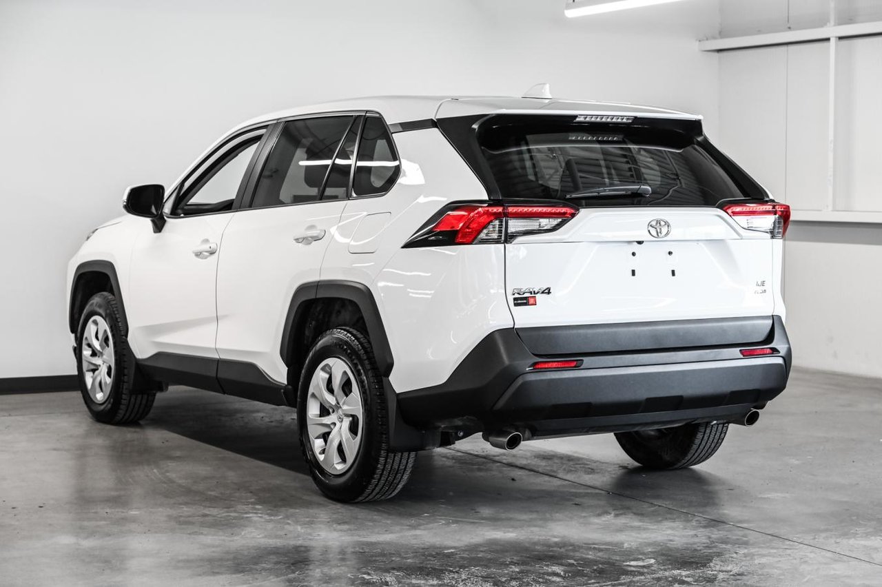 2023 Toyota RAV4 LE-4