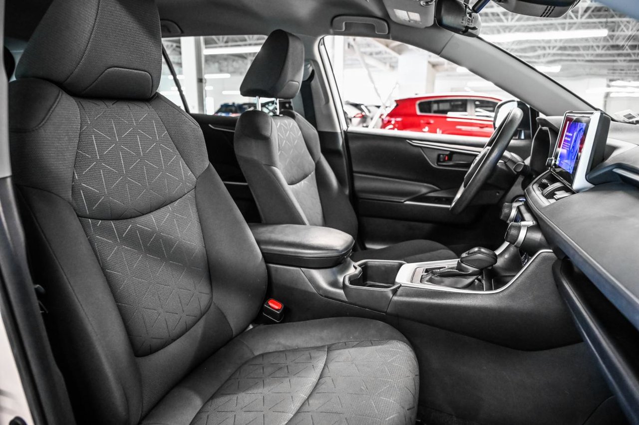 2023 Toyota RAV4 LE-25