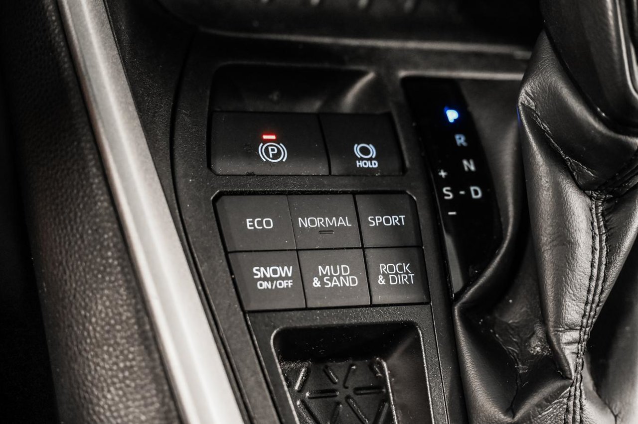 2023 Toyota RAV4 LE-16