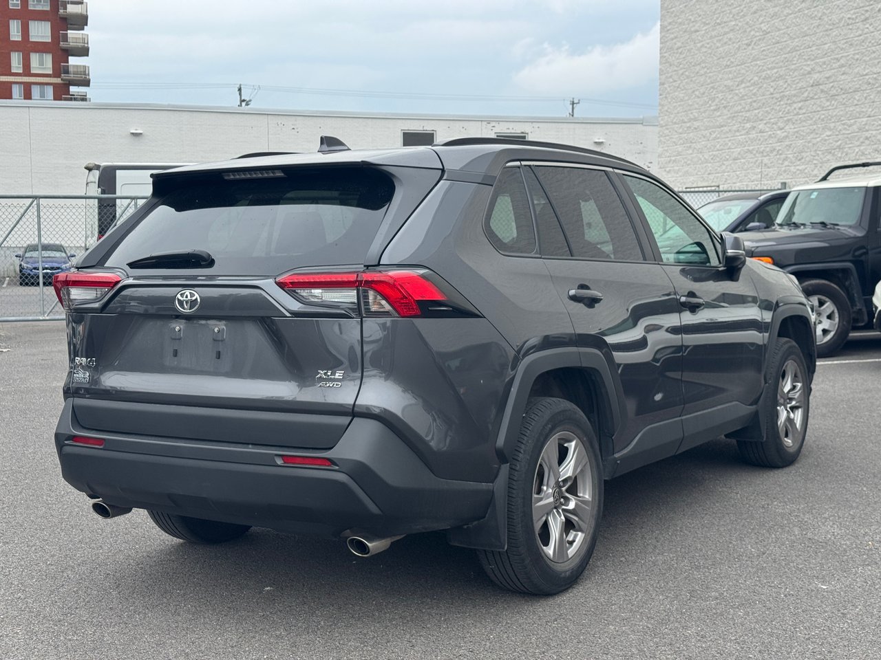 2023 Toyota RAV4 XLE-2