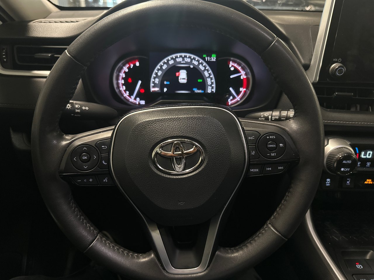 2023 Toyota RAV4 XLE-11