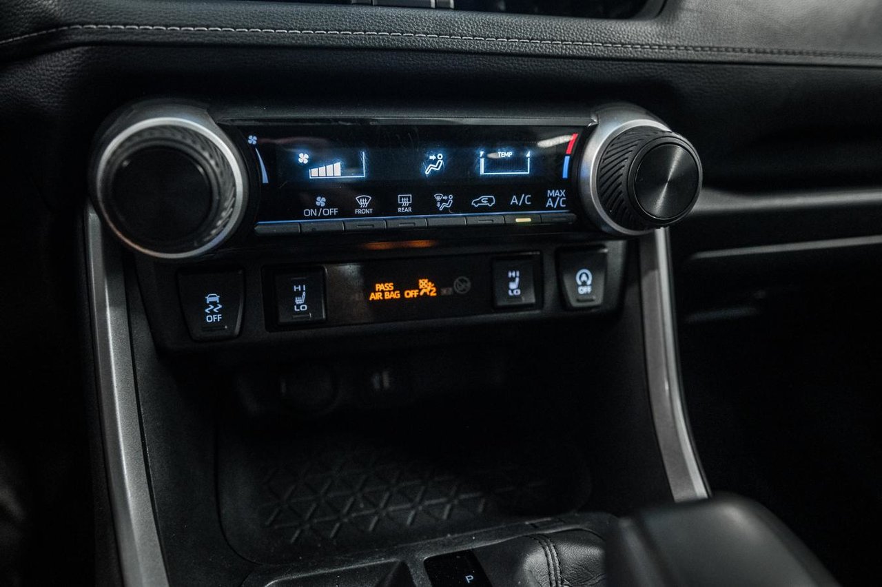 2024 Toyota RAV4 LE-20