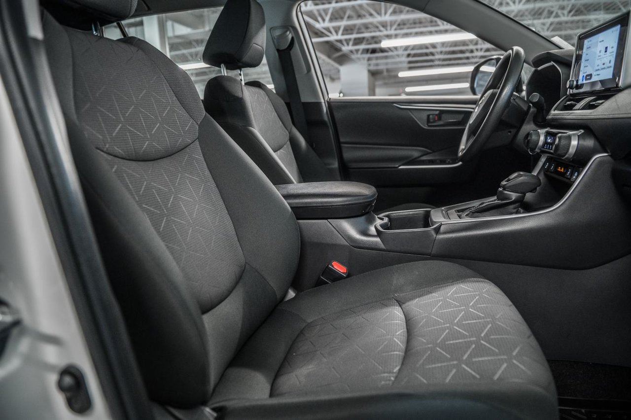 2024 Toyota RAV4 LE-30