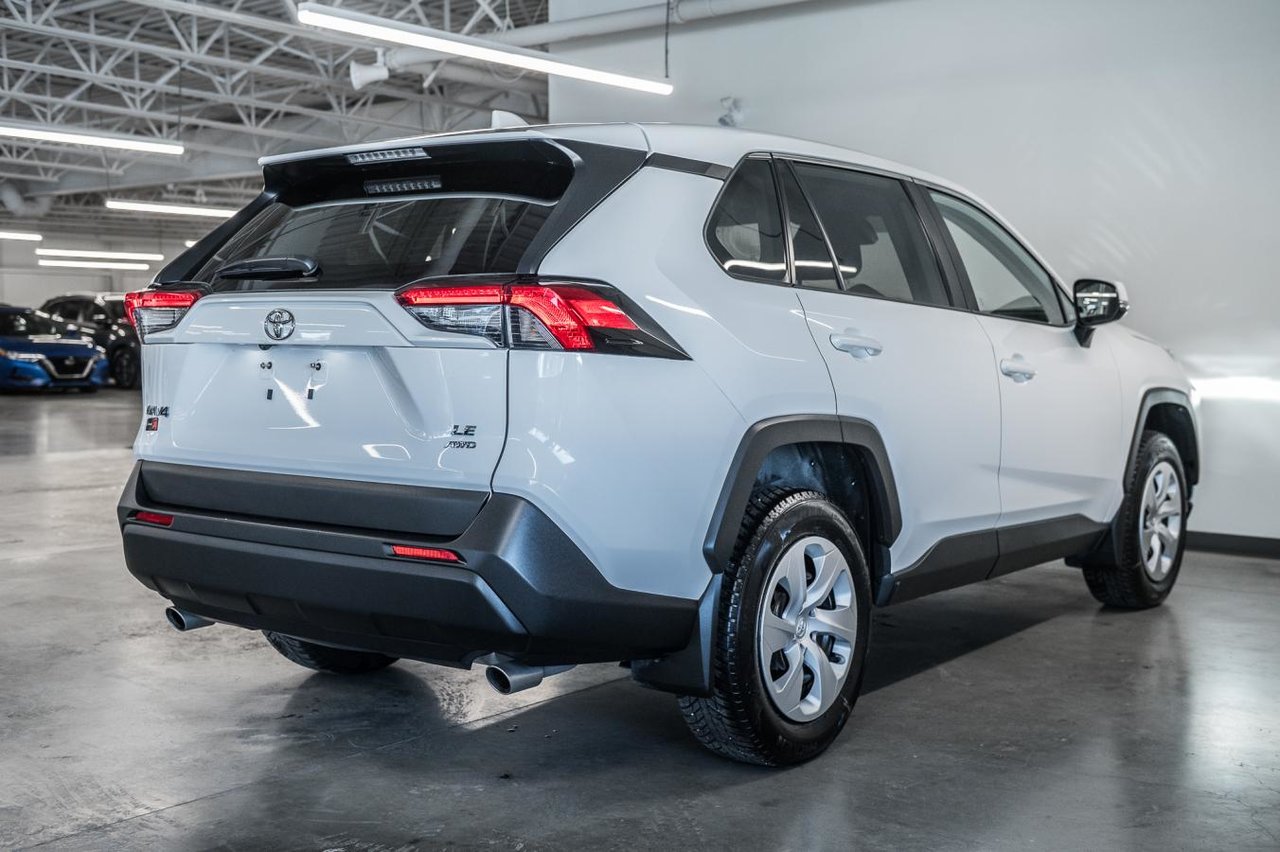 2024 Toyota RAV4 LE-8