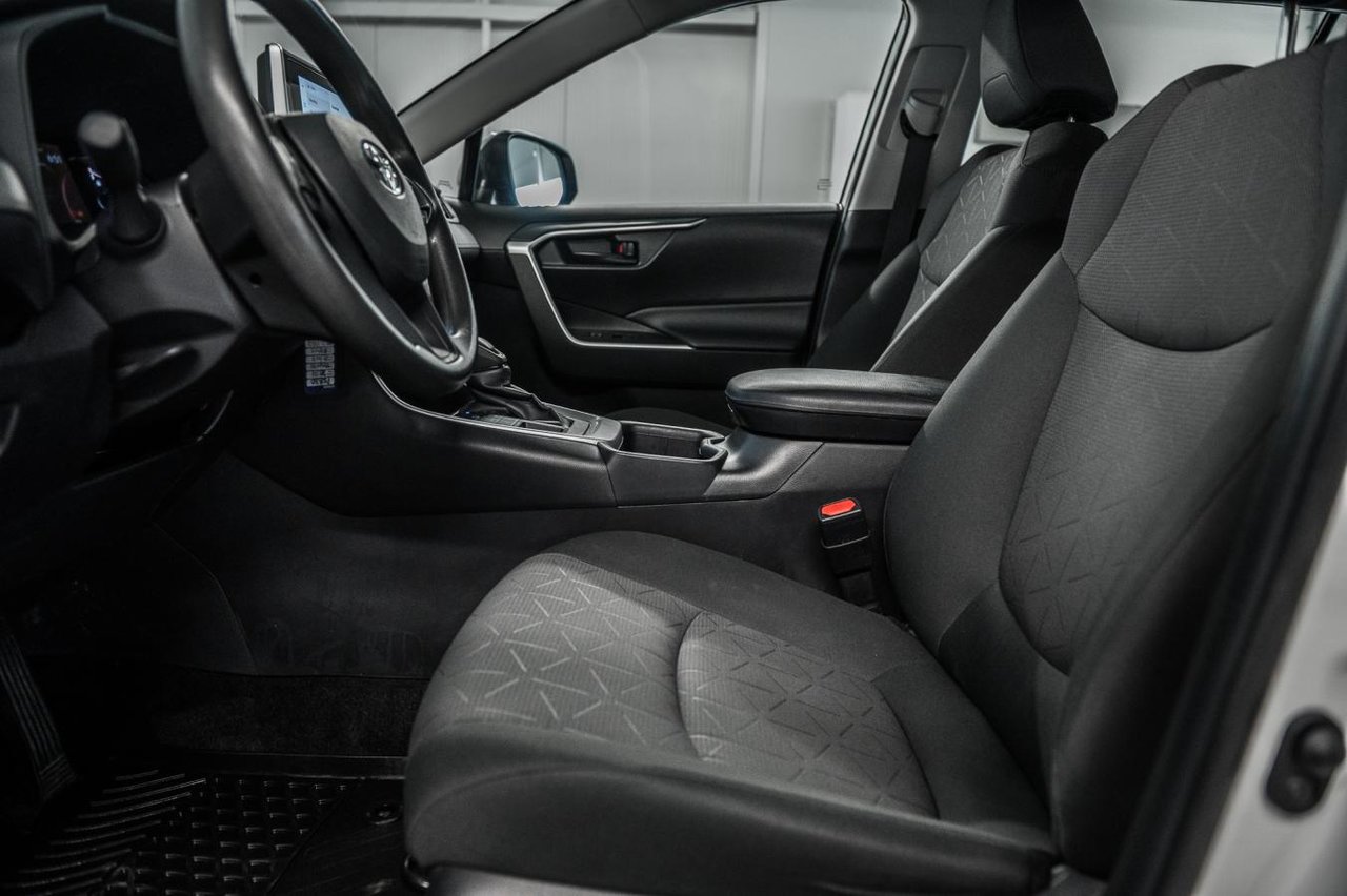 2024 Toyota RAV4 LE-13