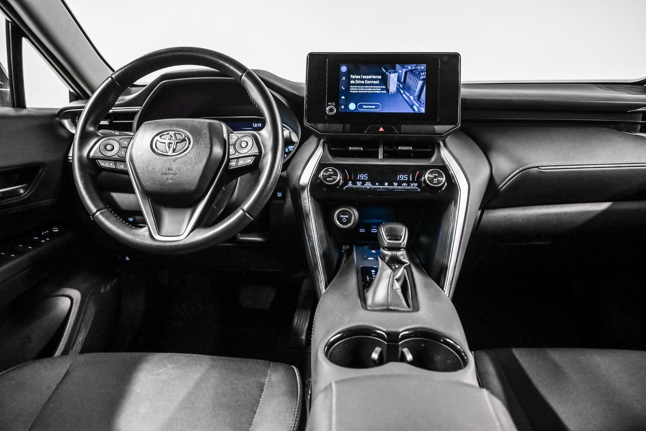 Toyota Venza LE 2024-21