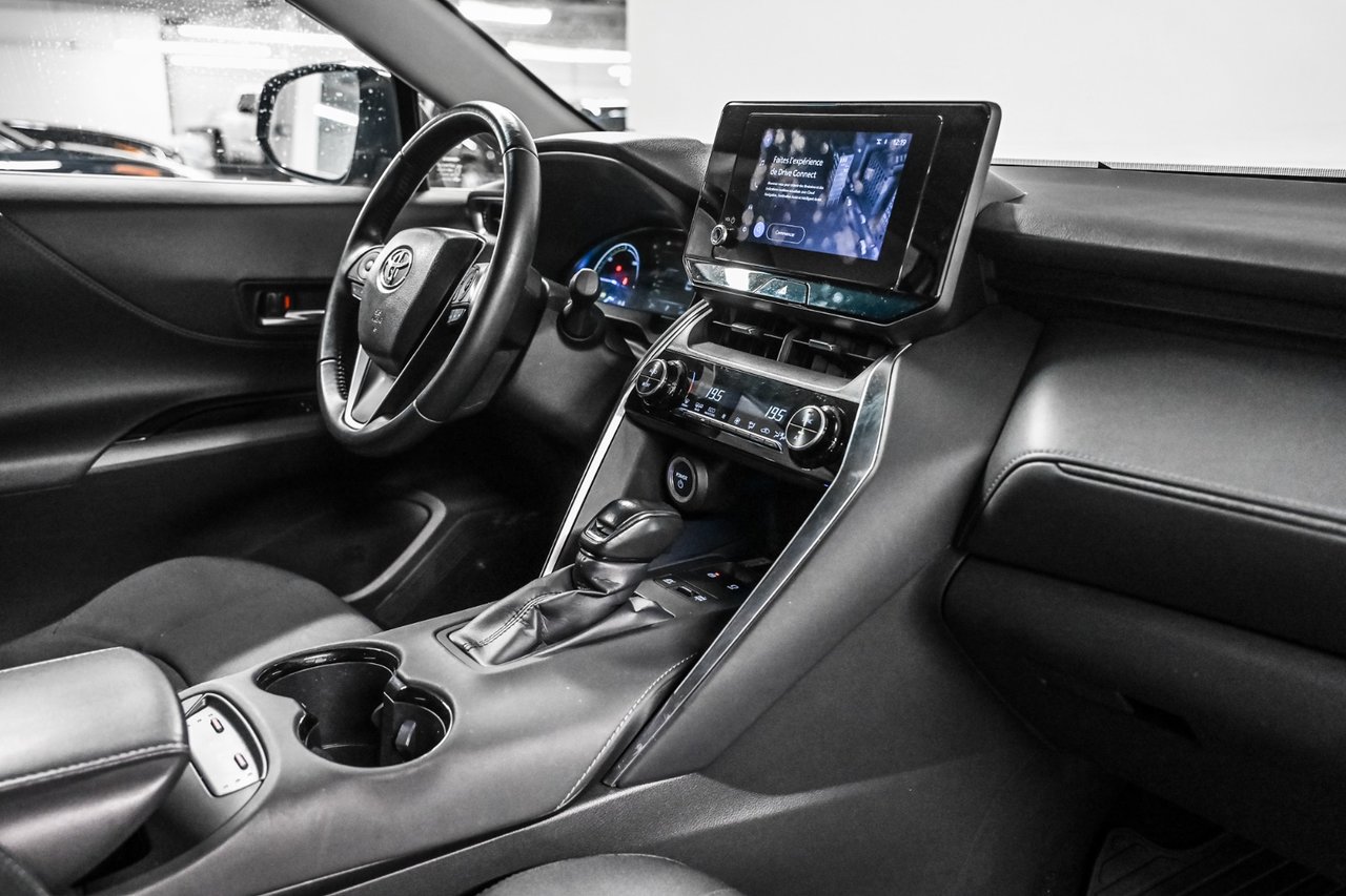 Toyota Venza LE 2024-23