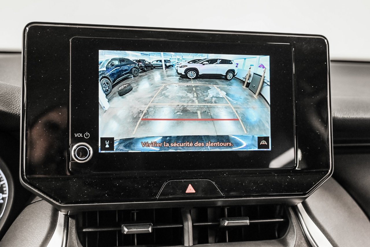 Toyota Venza LE 2024-19