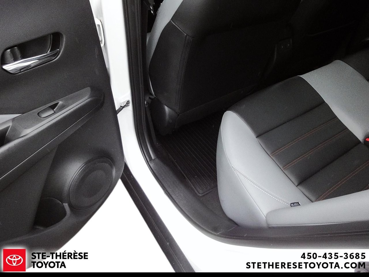 2023 Nissan Kicks SR FWD-9