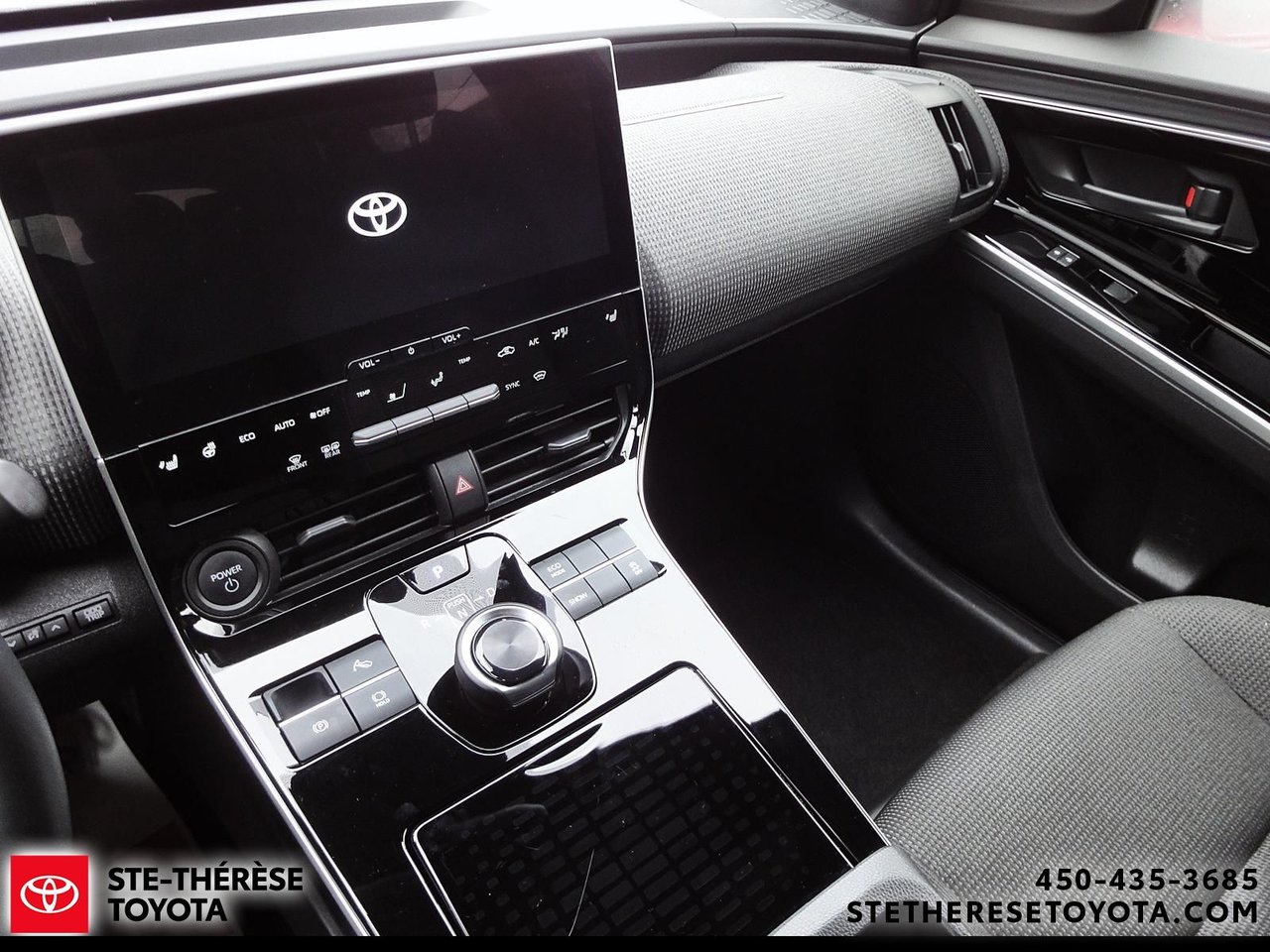 Toyota bZ4X LE 2024-14