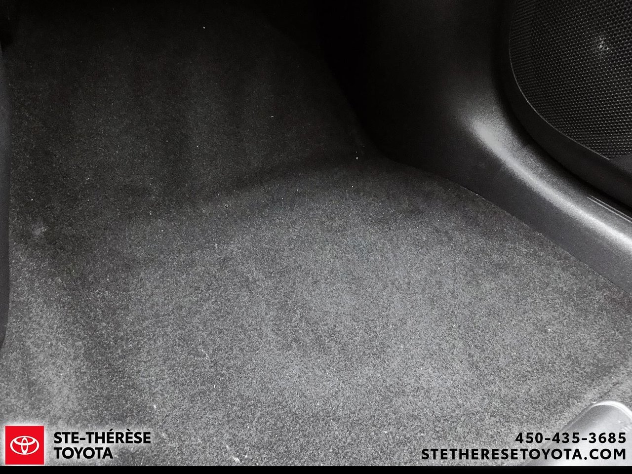 Toyota bZ4X LE 2024-15