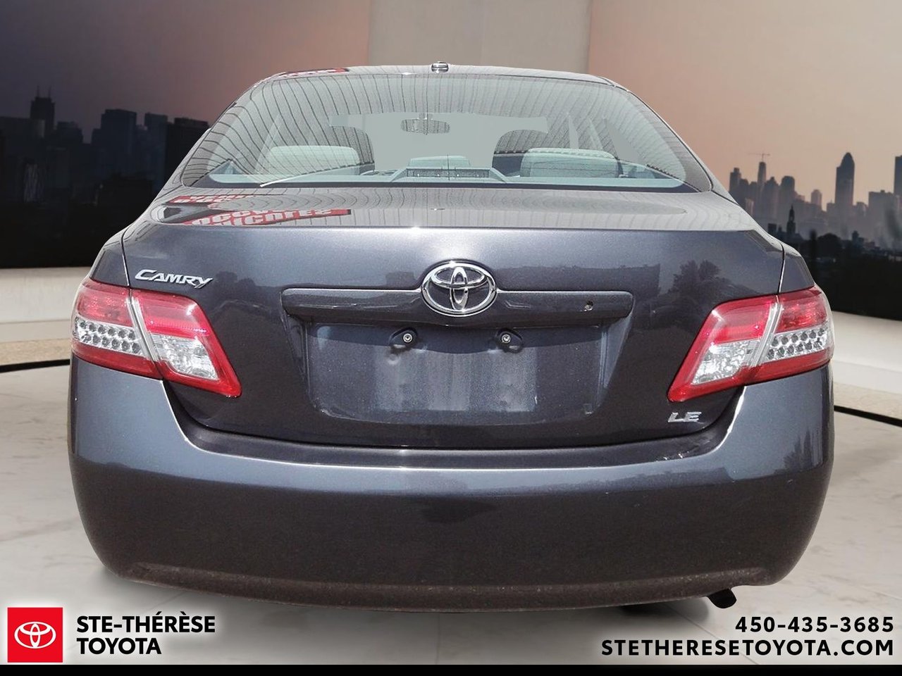 Toyota Camry LE SUPER CLEAN 2011-4