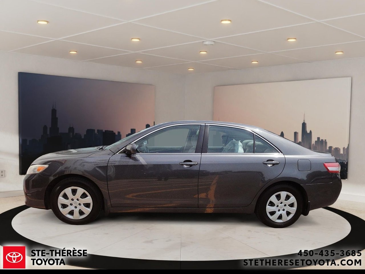 Toyota Camry LE SUPER CLEAN 2011-0